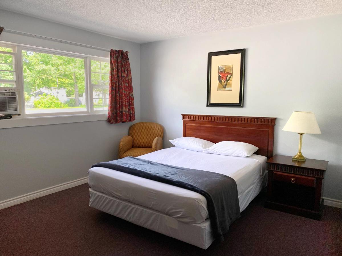 The Fort Nashwaak Motel Fredericton Exterior photo